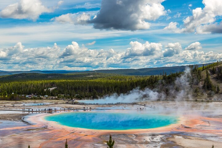 Grand Prismatic, the largest hot spring in Yellowstone National Park.